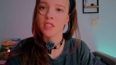 Snapshot of _demi_dee_ chatting on June 2026 08:40:02 PM DemiDee online show from June 2026 08:40:02 PM