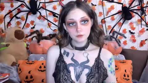 Kate online show from October 2025 05:57:02 PM