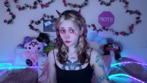 Snapshot of _devilbaby chatting on May 2026 11:33:02 PM Kate online show from May 2026 11:33:02 PM