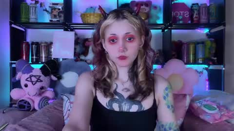 Snapshot of _devilbaby chatting on May 2026 06:27:01 PM Kate online show from May 2026 06:27:01 PM
