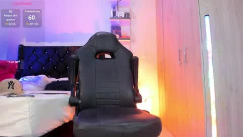 Duriel online show from April 2026 08:28:02 PM