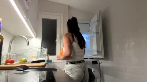 Snapshot of _elena_barra chatting on May 2026 08:48:02 PM elena barra online show from May 2026 08:48:02 PM