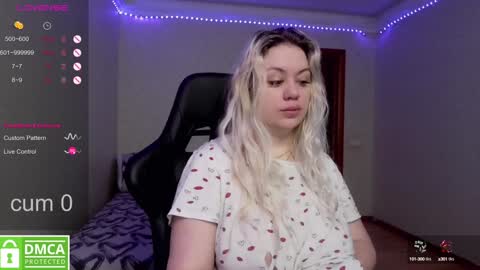 Snapshot of _elven_dreams__ chatting on February 2025 08:09:02 AM chloue and Gretta online show from February 2025 08:09:02 AM