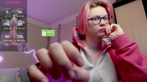 Snapshot of _elven_dreams__ chatting on February 2025 06:54:01 PM chloue and Gretta online show from February 2025 06:54:01 PM