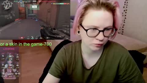 Snapshot of _elven_dreams__ chatting on February 2025 01:40:02 AM chloue and Gretta online show from February 2025 01:40:02 AM