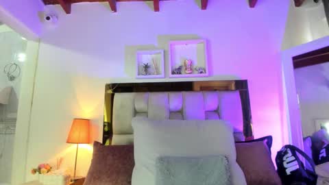 Isabella online show from October 2025 12:08:02 PM