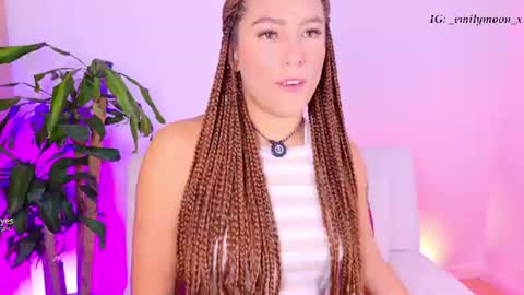Snapshot of _emilymoon_x chatting on July 2026 01:11:01 AM Emi online show from July 2026 01:11:01 AM