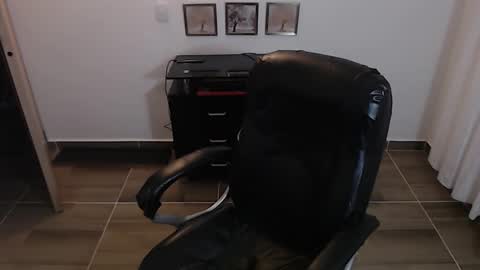 Emma online show from December 2025 06:20:02 AM