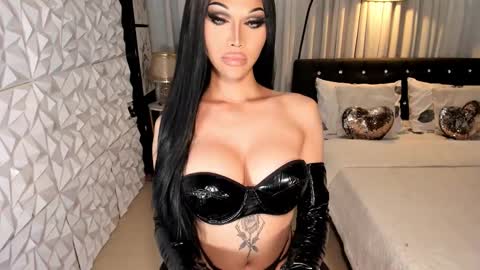 Snapshot of _enchantress_samira_ chatting on February 2025 07:04:02 AM GODDESS SAMIRA online show from February 2025 07:04:02 AM