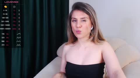 Snapshot of _esmeraldiyaa_ chatting on December 2024 08:50:01 PM _esmeraldiyaa_ online show from December 2024 08:50:01 PM