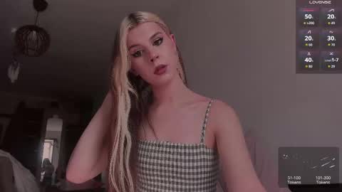 Snapshot of _eva_pleasure_ chatting on April 2026 08:13:01 AM Eva online show from April 2026 08:13:01 AM