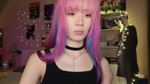 EveEva online show from February 2026 03:04:02 AM