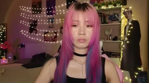 EveEva online show from February 2026 01:04:01 AM