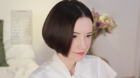 Snapshot of _female_essence_ chatting on December 2024 11:31:01 PM Essie online show from December 2024 11:31:01 PM