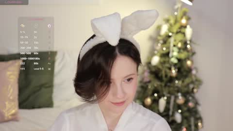 Snapshot of _female_essence_ chatting on January 2025 12:39:01 AM Essie online show from January 2025 12:39:01 AM