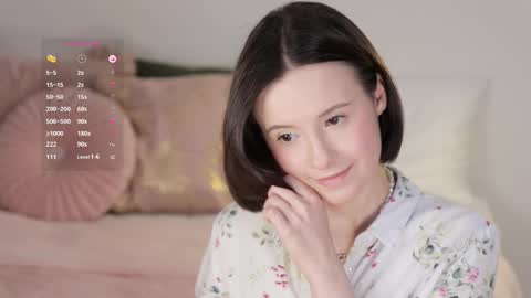 Snapshot of _female_essence_ chatting on March 2025 09:44:01 AM Essie online show from March 2025 09:44:01 AM