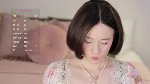 Snapshot of _female_essence_ chatting on March 2025 10:20:02 AM Essie online show from March 2025 10:20:02 AM