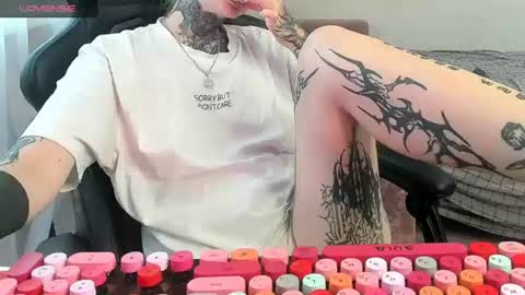 Snapshot of _feralberry__ chatting on July 2026 10:39:01 AM Alis online show from July 2026 10:39:01 AM