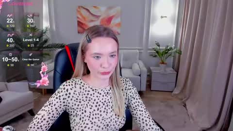 Snapshot of _florence_wayne chatting on December 2024 12:18:02 PM Florence online show from December 2024 12:18:02 PM