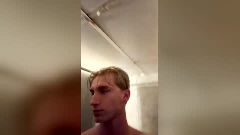 _frosty_69 online show from April 2026 05:05:01 AM