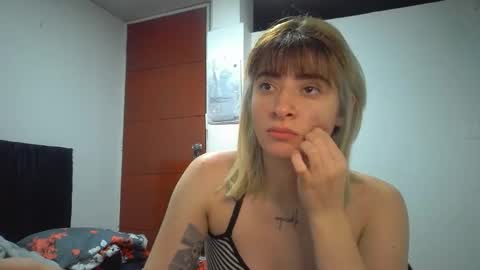 Mia-foster online show from April 2026 02:32:01 AM