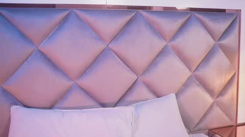 _giggy online show from April 2026 11:37:01 AM