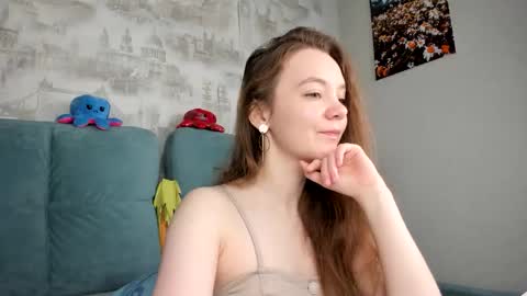 _ginyy_ online show from October 2025 05:04:02 AM