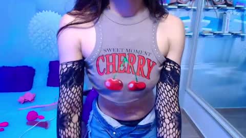 Snapshot of _gold_strawberry_ chatting on May 2026 09:50:02 AM _gold_strawberry_ online show from May 2026 09:50:02 AM