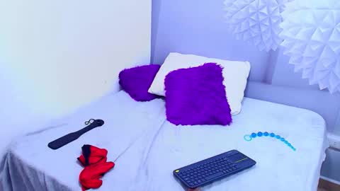 Snapshot of _gold_strawberry_ chatting on May 2026 06:54:02 AM _gold_strawberry_ online show from May 2026 06:54:02 AM