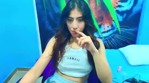 Snapshot of _gold_strawberry_ chatting on May 2026 02:49:02 PM _gold_strawberry_ online show from May 2026 02:49:02 PM
