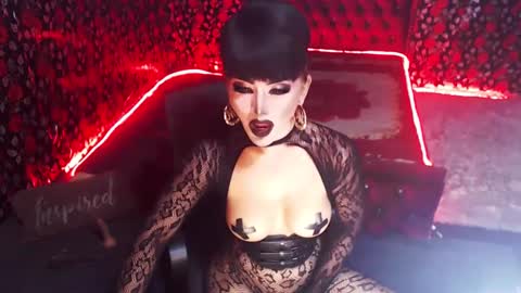 Snapshot of _hailyourqueenx chatting on January 2025 01:10:02 AM GoDDess  Chloe online show from January 2025 01:10:02 AM