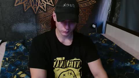 Snapshot of _happydayleon_ chatting on September 2025 06:13:02 AM _happydayleon_ online show from September 2025 06:13:02 AM