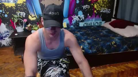 Snapshot of _happydayleon_ chatting on September 2025 06:10:02 PM _happydayleon_ online show from September 2025 06:10:02 PM