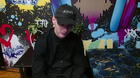 Snapshot of _happydayleon_ chatting on September 2025 05:04:02 PM _happydayleon_ online show from September 2025 05:04:02 PM