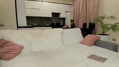 Julia online show from January 2025 11:00:02 AM