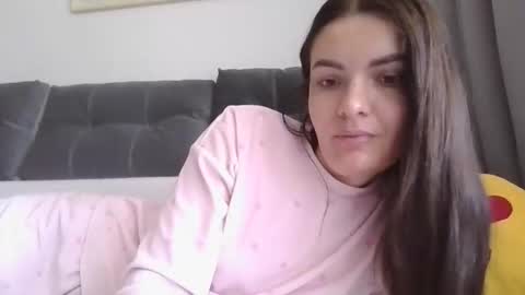 Snapshot of _hidden_frommymoom_ chatting on May 2026 07:27:01 AM Criss4u online show from May 2026 07:27:01 AM