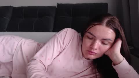 Snapshot of _hidden_frommymoom_ chatting on May 2026 08:52:02 AM Criss4u online show from May 2026 08:52:02 AM