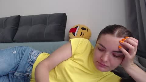 Snapshot of _hidden_frommymoom_ chatting on July 2026 09:13:01 AM Criss4u online show from July 2026 09:13:01 AM