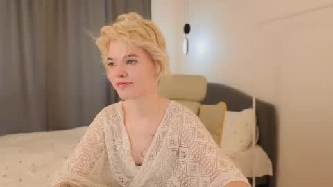 Snapshot of _honnyland chatting on May 2026 12:21:02 PM Alisha online show from May 2026 12:21:02 PM