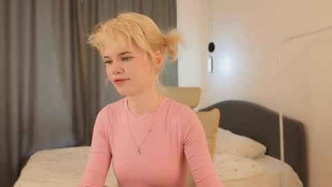 Snapshot of _honnyland chatting on May 2026 12:12:01 PM Alisha online show from May 2026 12:12:01 PM