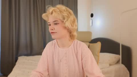 Snapshot of _honnyland chatting on May 2026 12:13:02 PM Alisha online show from May 2026 12:13:02 PM