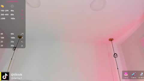 Darlis  online show from November 2025 07:23:02 PM