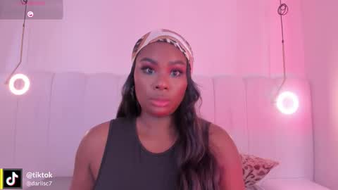 Snapshot of _huge_boobs_ebony chatting on February 2026 07:20:01 PM Darlis online show from February 2026 07:20:01 PM