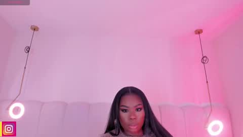 Snapshot of _huge_boobs_ebony chatting on February 2026 07:51:02 PM Darlis online show from February 2026 07:51:02 PM