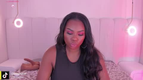 Snapshot of _huge_boobs_ebony chatting on February 2026 08:05:01 PM Darlis online show from February 2026 08:05:01 PM