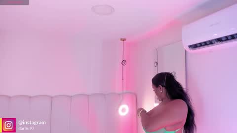 Snapshot of _huge_boobs_ebony chatting on February 2026 07:43:02 PM Darlis online show from February 2026 07:43:02 PM