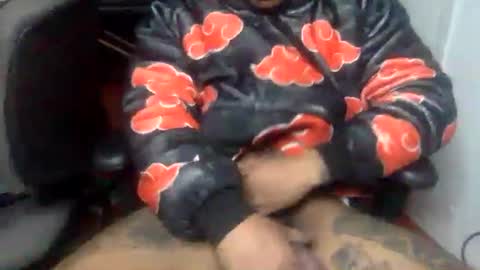 Snapshot of _infamous_ chatting on December 2024 12:19:01 AM Tatted34 aka PimpDaddy SlickDick online show from December 2024 12:19:01 AM