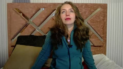 Snapshot of _isaabellaa chatting on May 2026 03:17:01 PM Isa online show from May 2026 03:17:01 PM