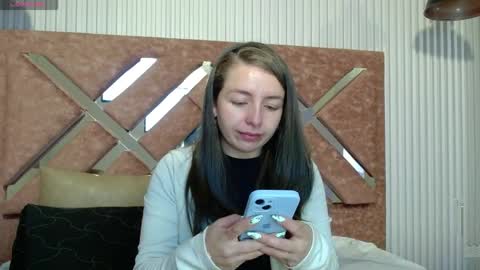 Snapshot of _isaabellaa chatting on May 2026 02:11:01 PM Isa online show from May 2026 02:11:01 PM