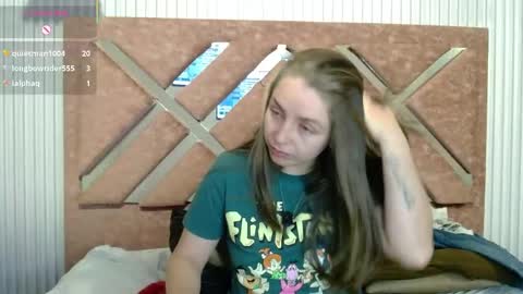 Snapshot of _isaabellaa chatting on May 2026 02:45:01 PM Isa online show from May 2026 02:45:01 PM